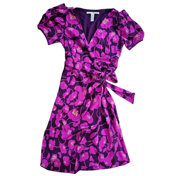 Diane Von Furstenberg Dresses & Skirts - ♡ DIANE VON FURSTENBERG ♡ Purple Floral Silk Wrap Dress with Pouffe Sleeves